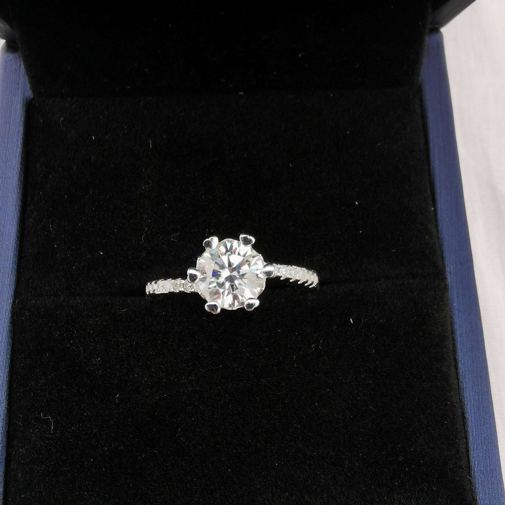 Classic S925 Moissanite Ring with Silver platinum